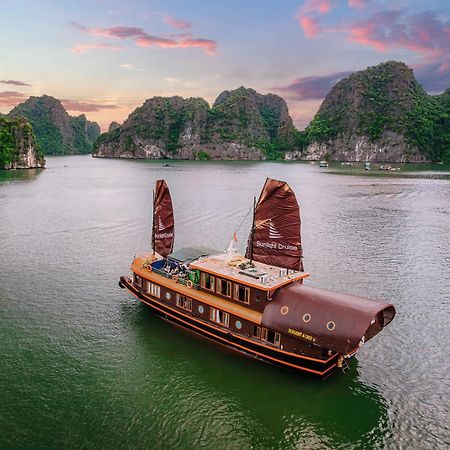 Готель Sunlight Boutique Cruise - Cat Ba Island Халонг Екстер'єр фото