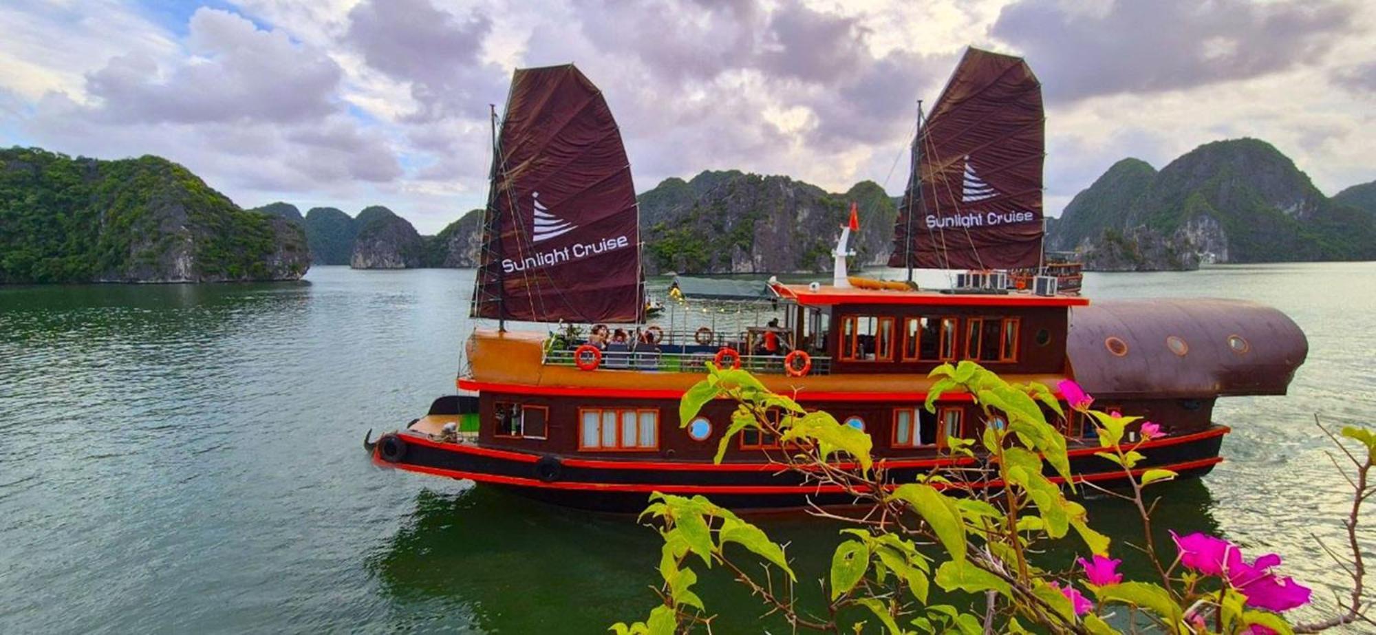 Готель Sunlight Boutique Cruise - Cat Ba Island Халонг Екстер'єр фото