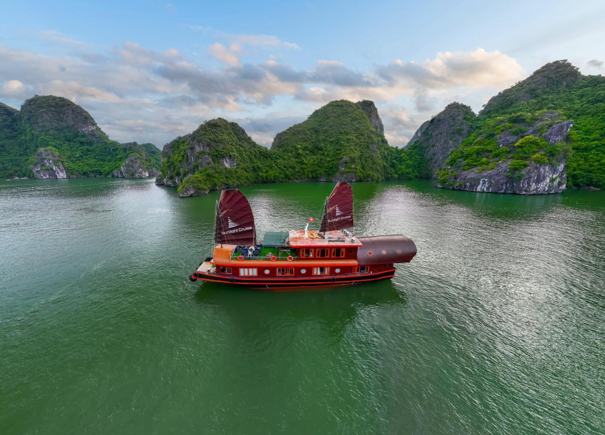 Готель Sunlight Boutique Cruise - Cat Ba Island Халонг Екстер'єр фото