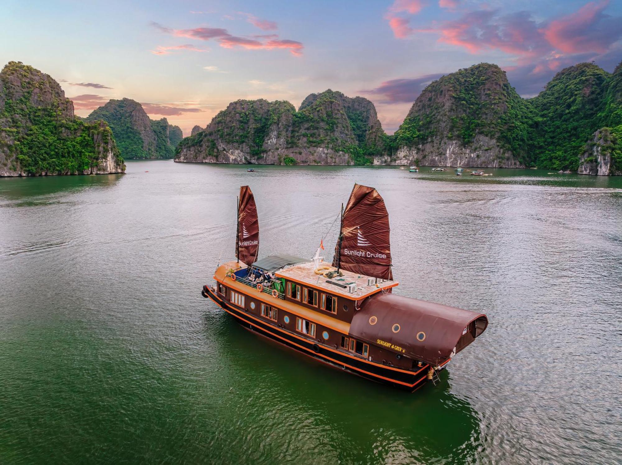 Готель Sunlight Boutique Cruise - Cat Ba Island Халонг Екстер'єр фото
